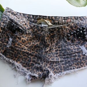BILLABONG DISTRESSED CHEETAH/LEOPARD SHORTS